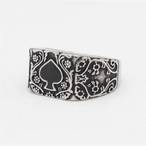 Bague vintage en acier inoxydable avec motif pique et gravures florales style punk