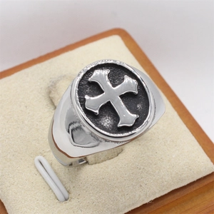 Retro stainless steel cross ring for men with black relief pattern on display pad