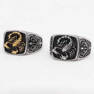 Retro punk titanium steel men's scorpion signet ring in gold and silver finish