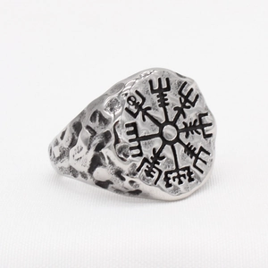 Vintage Viking compass ring for men in silver steel with a hammered texture finish