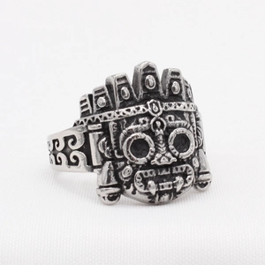 Retro alien mask ring in vintage silver titanium steel with detailed tribal engraving