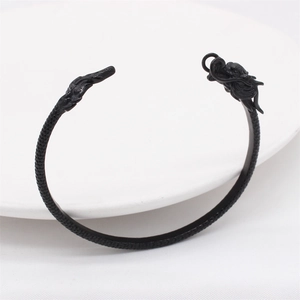 Retro Drachenkopf Manschettenarmband in Mattschwarz mit detaillierter Schuppenstruktur
