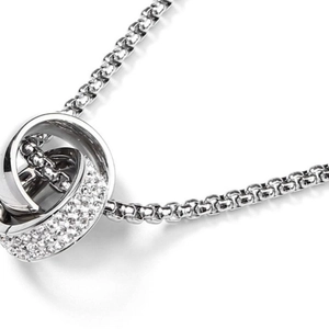 Elegant silver interlocking double ring necklace with cubic zirconia on square link chain