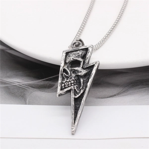 Vintage silver lightning skull pendant necklace with dark gothic steel chain design