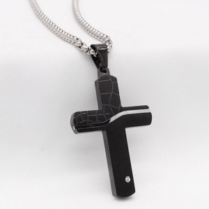 Men's retro cross necklace in black steel with crocodile texture and crystal accent