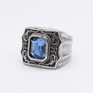 Bague vintage en acier inoxydable avec pierre bleue carrée et motifs floraux gravés