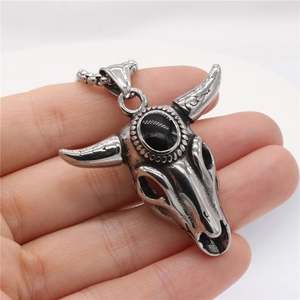 Vintage gothic ram skull pendant necklace with black gemstone in stainless steel