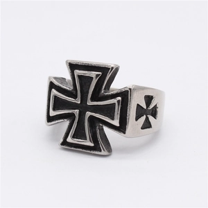 Retro punk style stainless steel iron cross ring for men with vintage silver finish