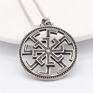 Collier avec pendentif roue solaire Viking Kolovrat en acier argenté rétro pour homme