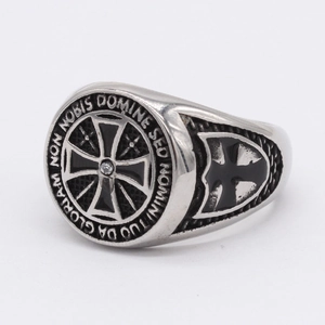 Anello sigillo vintage croce templare da uomo in acciaio inossidabile con smalto nero