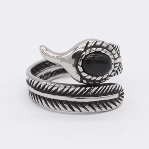 Bague vintage plume pour homme en acier inoxydable avec pierre d'onyx noire ovale