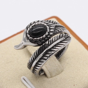 Bague plume vintage en argent avec pierre noire ovale pour homme style bohème
