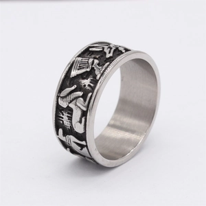 Bague rétro en acier inoxydable avec relief de l'œil d'Horus et d'Anubis égyptien