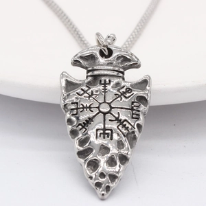 Vintage Viking Vegvisir arrowhead pendant necklace in antique silver stainless steel