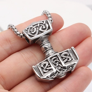 Collier pendentif Marteau de Thor Mjölnir vintage avec gravure celte et chaîne box