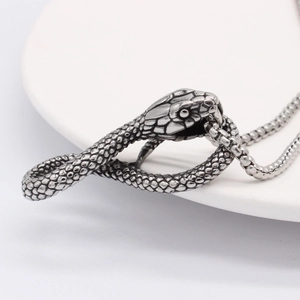 Retro cobra pendant necklace with bionic snake scales and stainless steel box chain