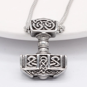 Collier avec pendentif marteau de Thor Mjolnir rétro et motifs de nœuds celtiques