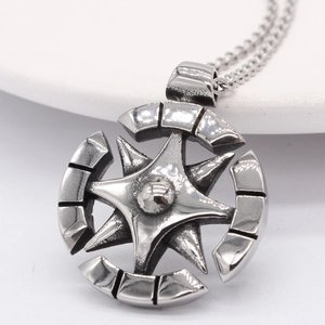 Collier avec pendentif boussole étoile rétro en acier argenté vieilli pour homme