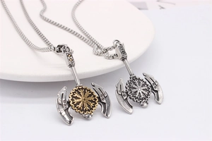 Détails des pendentifs hache Viking avec runes nordiques en acier poli et doré