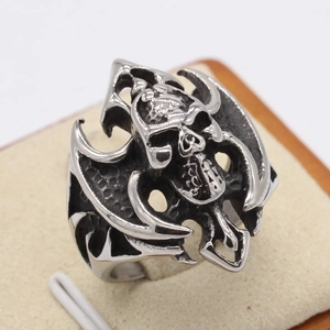 Gothic retro flame skull ring for men made of vintage oxidized stainless steel material