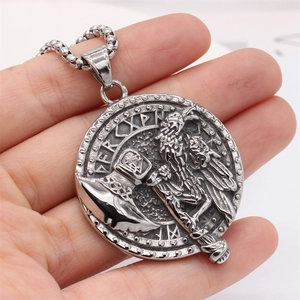 Collier avec pendentif Viking vintage avec marteau de Thor et corbeau en acier vieilli