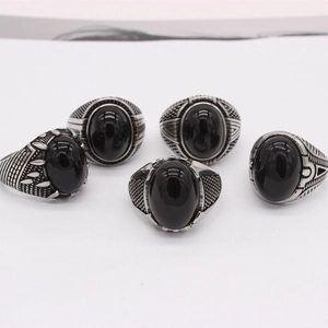 Ensemble de 5 bagues vintage pour hommes avec pierres noires ovales et gravures tribales
