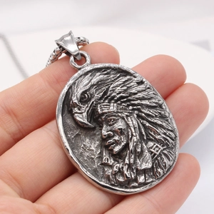 Collier pendentif aigle et chef indien rétro en acier inoxydable pour hommes style vintage