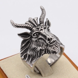 Retro stainless steel goat head ring featuring detailed ram horns and pentagram symbol