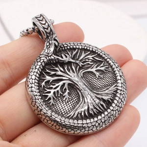 Vintage Viking Tree Of Life Pendant Necklace For Men Titanium Steel Ouroboros Vegvisir Compass Round Medal Retro Nordic Jewelry
