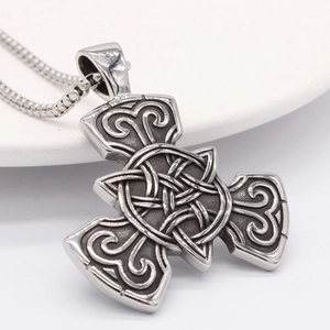 Collana con ciondolo a croce celtica vichinga retrò in acciaio inox e catena a serpente