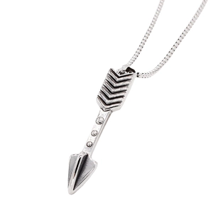 Collier pendentif flèche de cupidon vintage en argent avec chaîne à mailles carrées pour tous