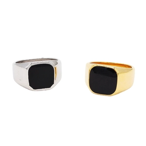 Bagues chevalières carrées minimalistes dorées et argentées avec émail noir