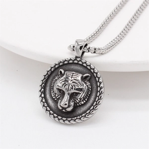Collana con pendente a testa di tigre vintage in acciaio inossidabile con finitura argento