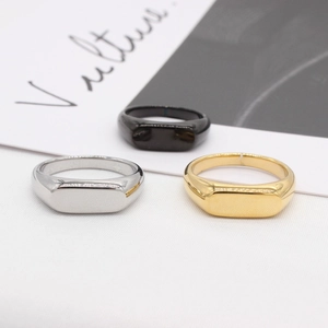Bagues chevalières minimalistes en acier inoxydable poli en argent or et noir