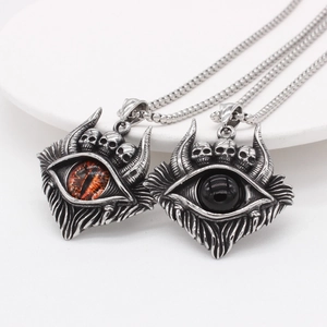 Collier punk gothique avec pendentif corne de taureau, œil maléfique et crâne