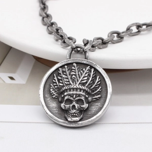 Collier rétro vintage pour homme avec pendentif crâne indien et coiffe de plumes en argent