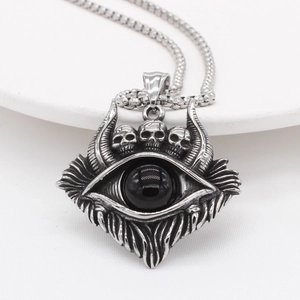 Collier gothique tête de taureau avec perle noire et cornes de diable en acier argenté