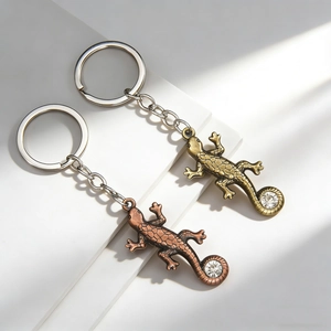 Porte-clés en Métal Vintage Lézard Avec Strass Incrusté Forme d'Animal Pour Voiture Sac Décoration Bijou Cadeau
