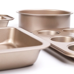 Non-stick champagne gold carbon steel baking set including cake mold and pizza pans