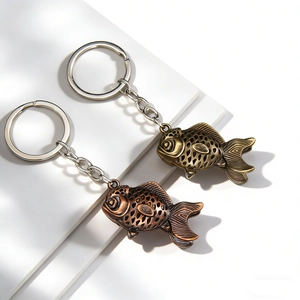Vintage Antique Bronze Hollow Goldfish Keychain For Men Women Lucky Carp Alloy Metal Key Ring Bag Charm Pendant Jewelry Gift