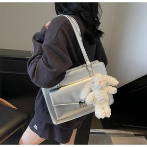 Sac fourre-tout en cuir PU argenté avec boucle métallique et charmant lapin en peluche