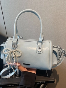 Borsa Boston Minimalista in Pelle PU Lucida per Donna Orecchini a Tracolla con Fiocco di Künstliche Perle e Nastro in Raso Borsa da Pendolare Cilindrica