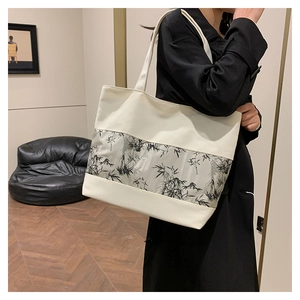 Sac fourre-tout en toile moderne avec imprimé bambou porté à l'épaule