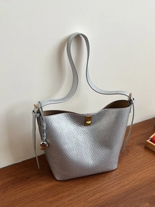 Large Capacity PU Leather Bucket Bag For Women Fashion Litchi Grain Shoulder Bag With Metal Swivel Lock Heart Pendant Daily Handbag