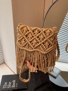 Sac Bandoulière en Paille Tissée Bohémien pour Femmes avec Glands Sac Carré Plage Été Voyage Tissé à la Main Sac Décontracté