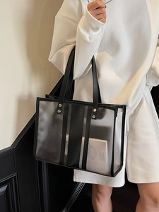 Grand sac cabas transparent en PVC avec bordures noires et longues anses d'épaule