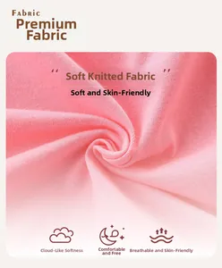Détail macro du tissu en maille rose doux montrant la texture respirante et les fibres douces