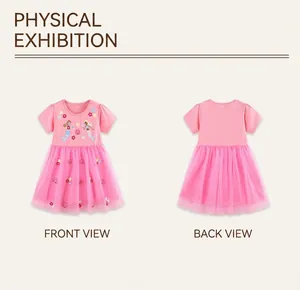 Vue détaillée avant et arrière de la robe d'été rose pour fille avec broderie sirène