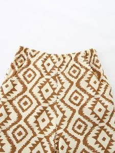 Short enfant en coton avec imprimé géométrique et détail de la taille élastique