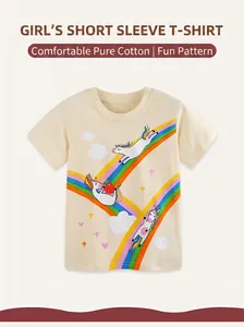 Détail de l'imprimé licorne arc-en-ciel et texture en coton doux du t-shirt fille